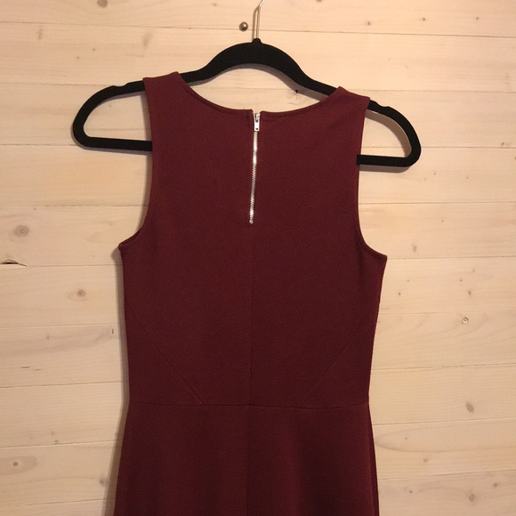 Dress - Picture 4 of 4